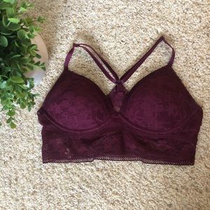 NWT. Victoria Secret Bralette - Med